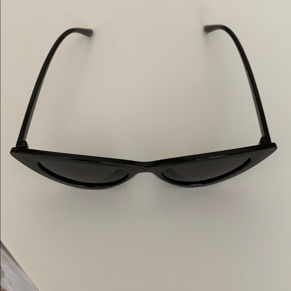 Cat Eye Sunglasses in Black - Picture 3 of 3